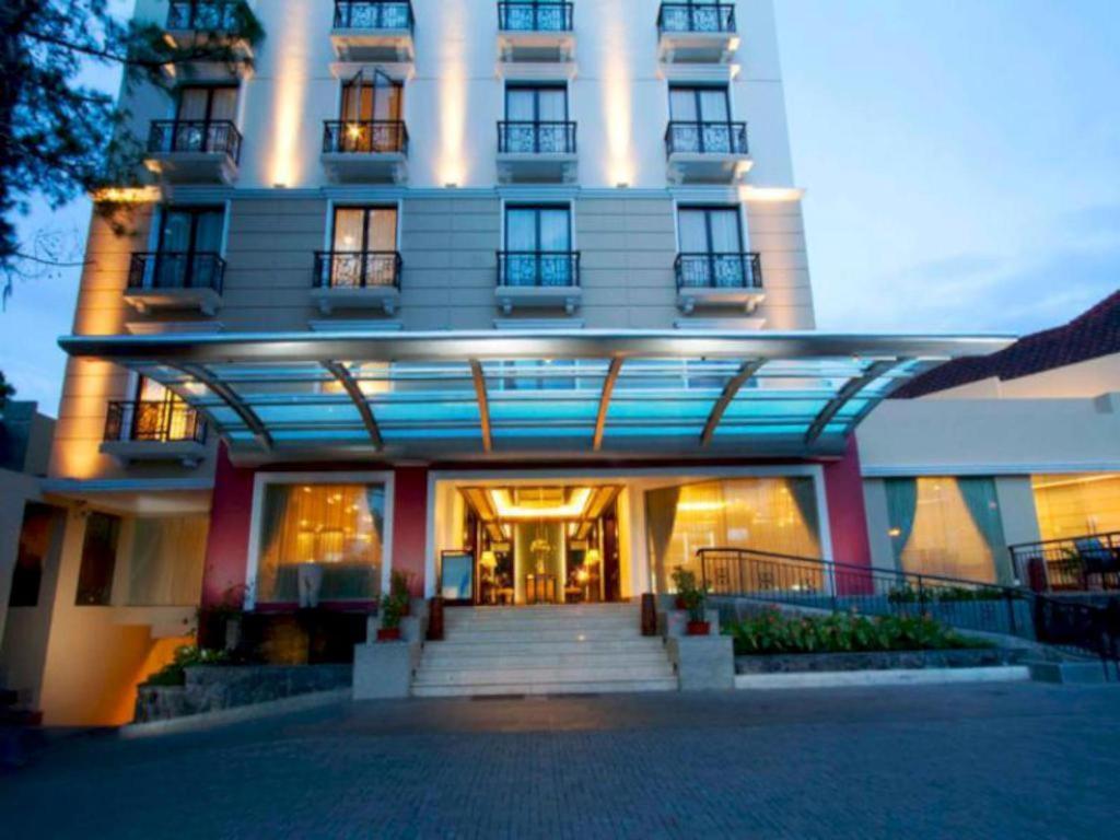 בנדונג Asmila Boutique Hotel מראה חיצוני תמונה