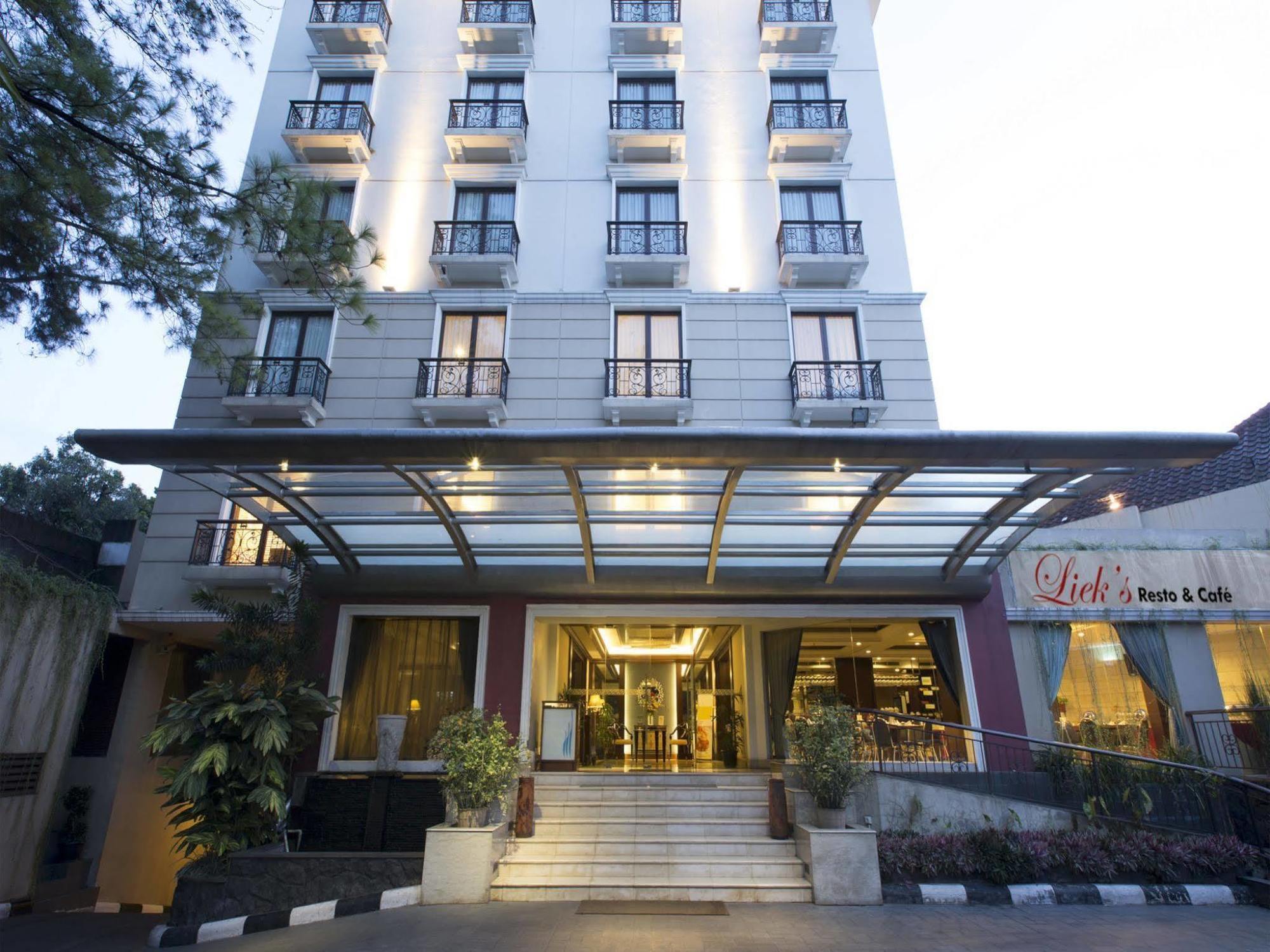 בנדונג Asmila Boutique Hotel מראה חיצוני תמונה
