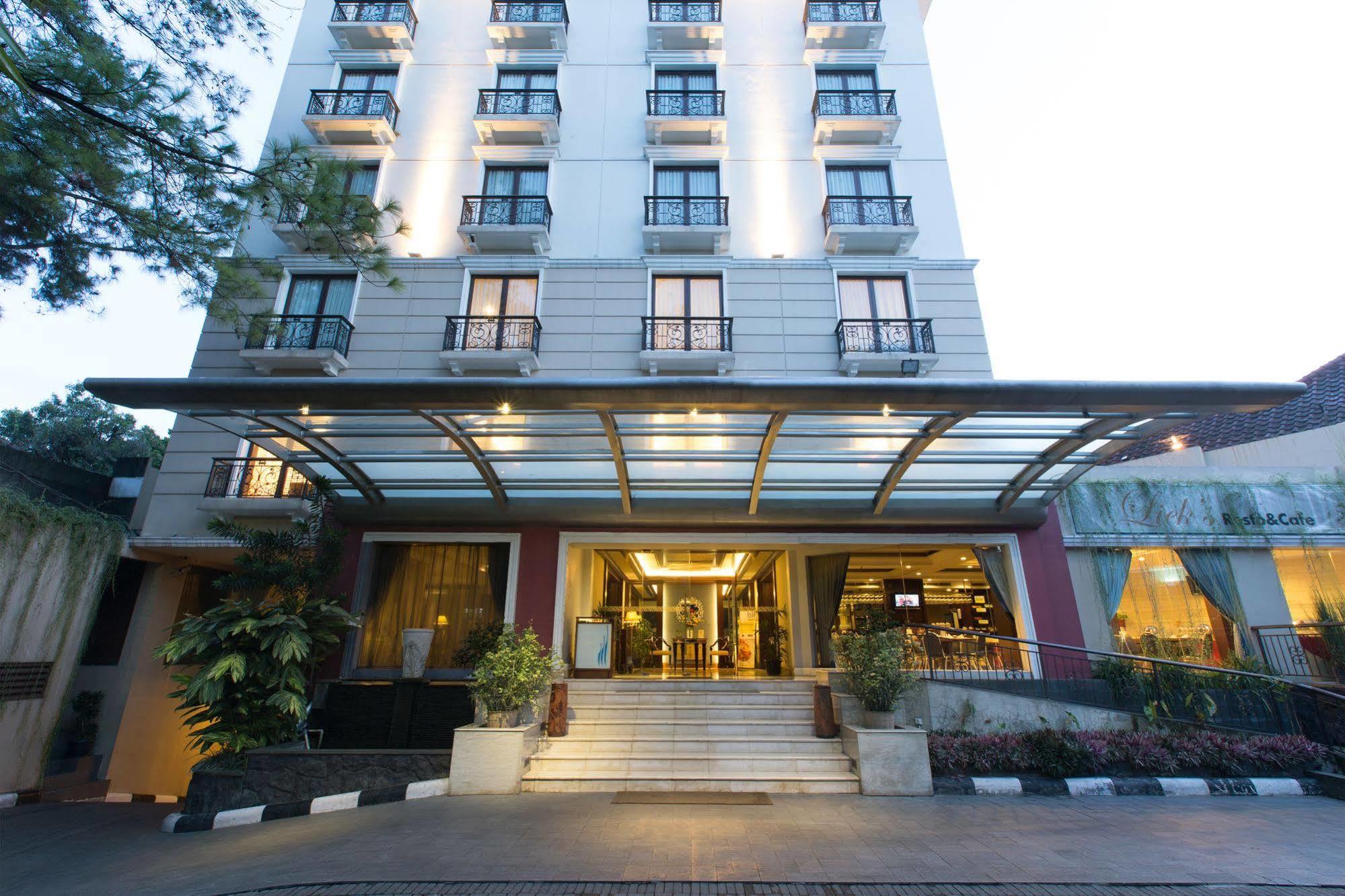 בנדונג Asmila Boutique Hotel מראה חיצוני תמונה