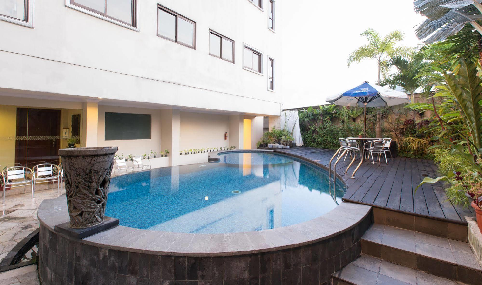 בנדונג Asmila Boutique Hotel מראה חיצוני תמונה